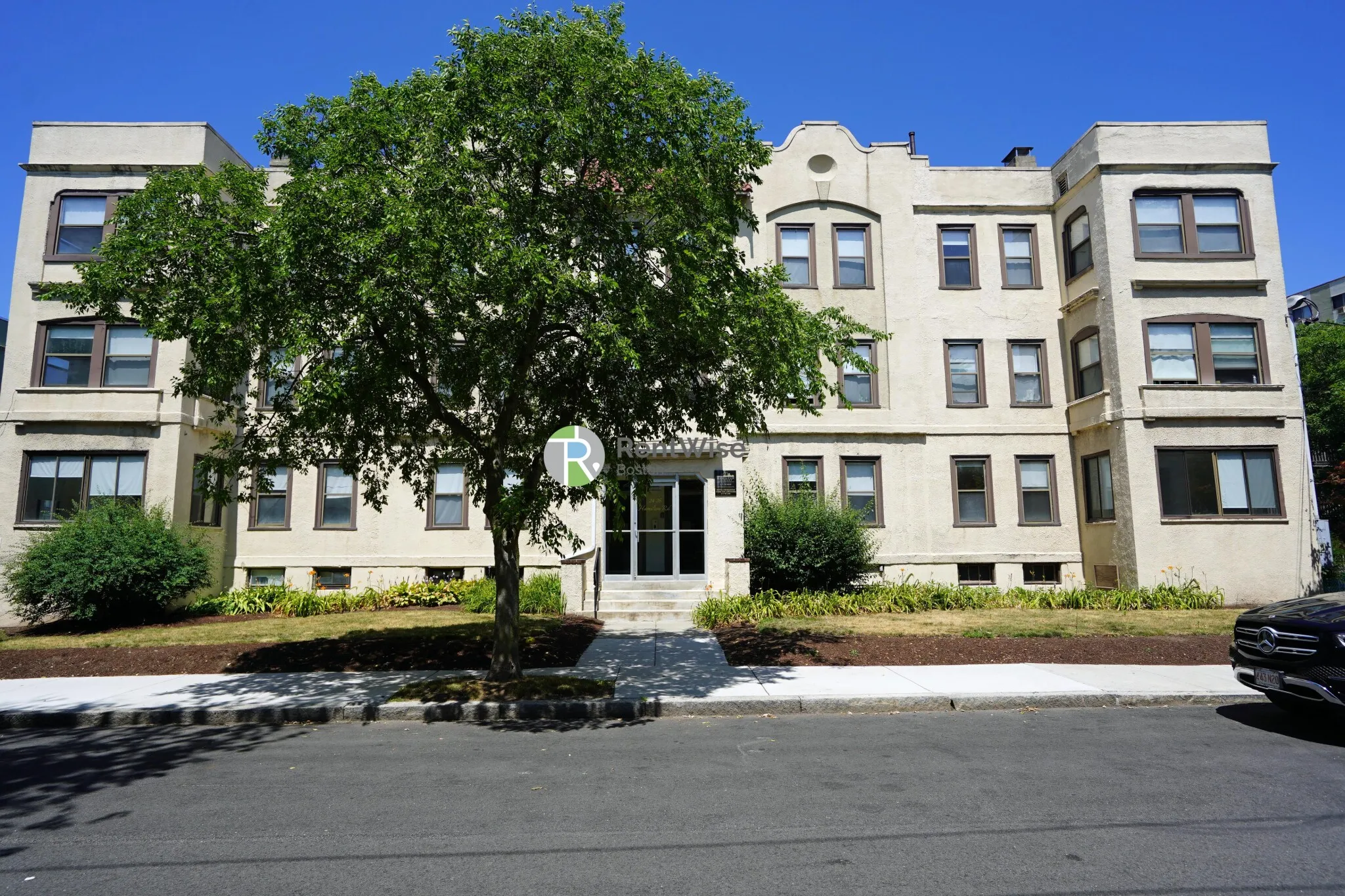 24 Hamilton Rd, North Brookline