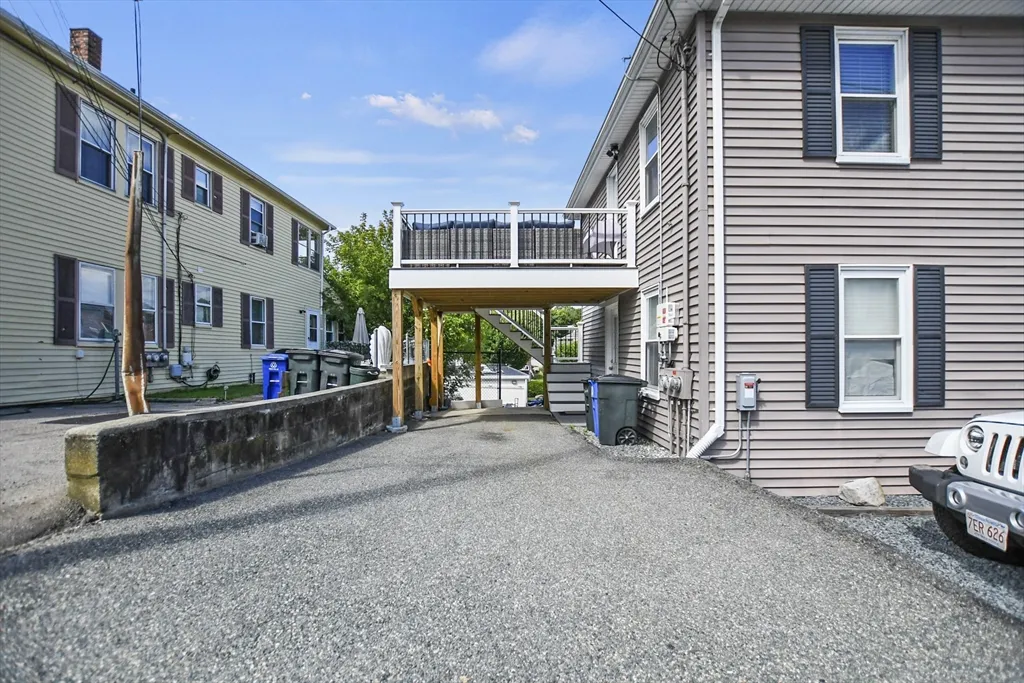 13 Town Hill St, Quincy