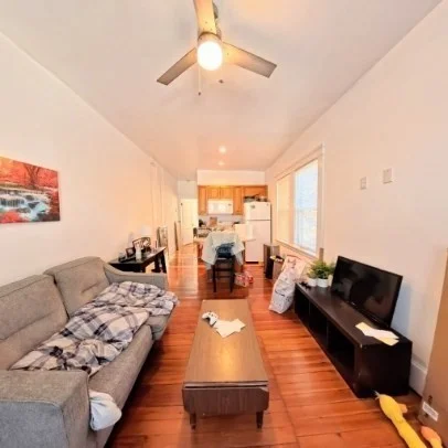 436 Waverley Oaks Rd, Waltham