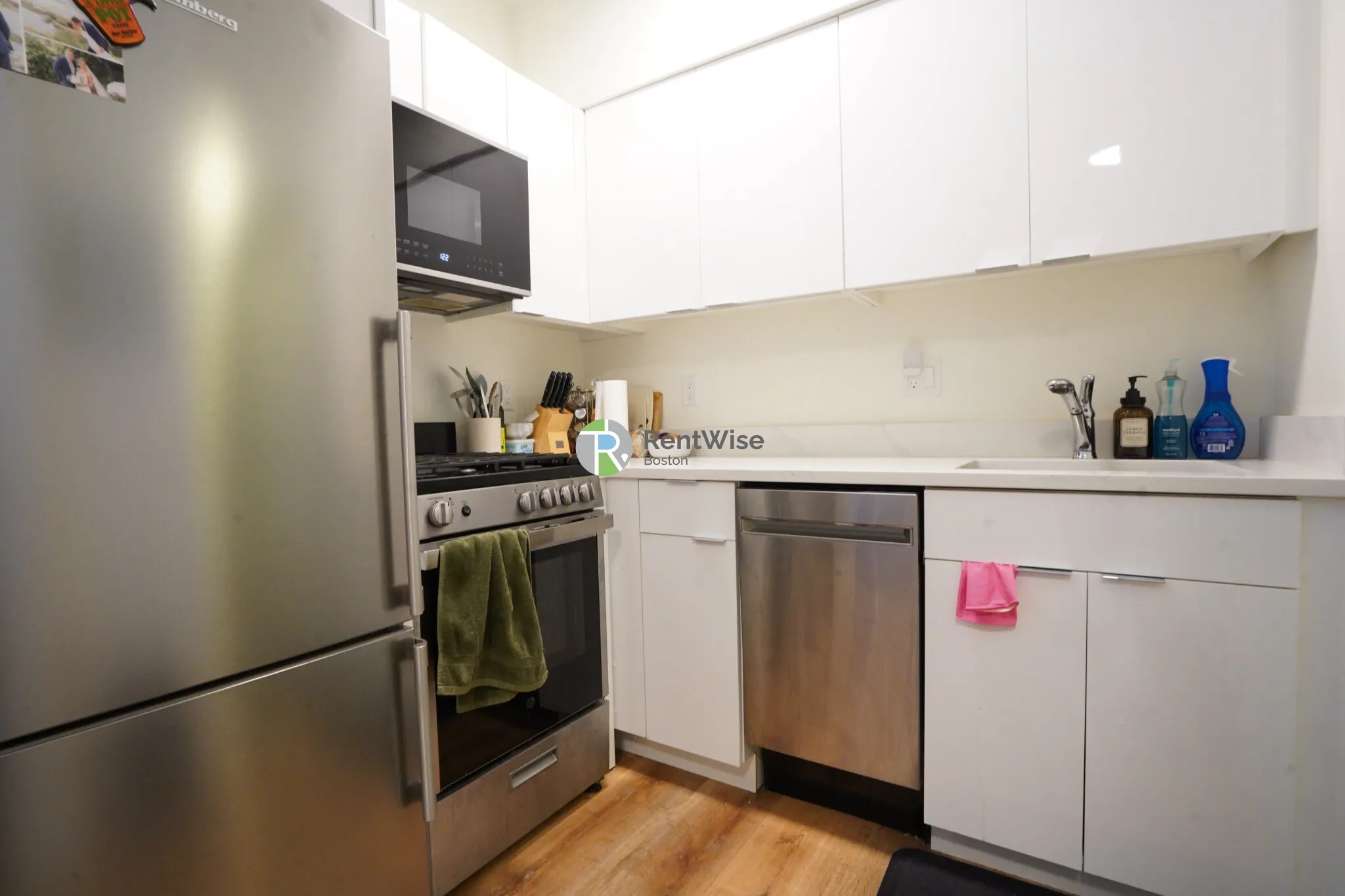 230 Walnut St, Newtonville