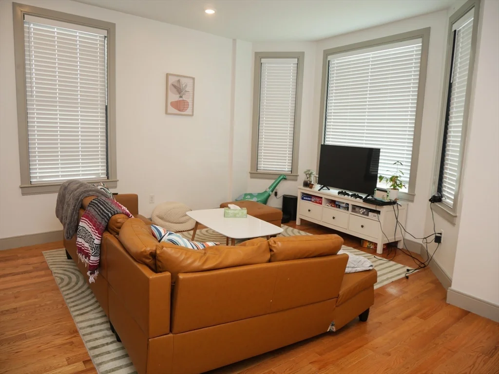 15 Maywood, Roxbury