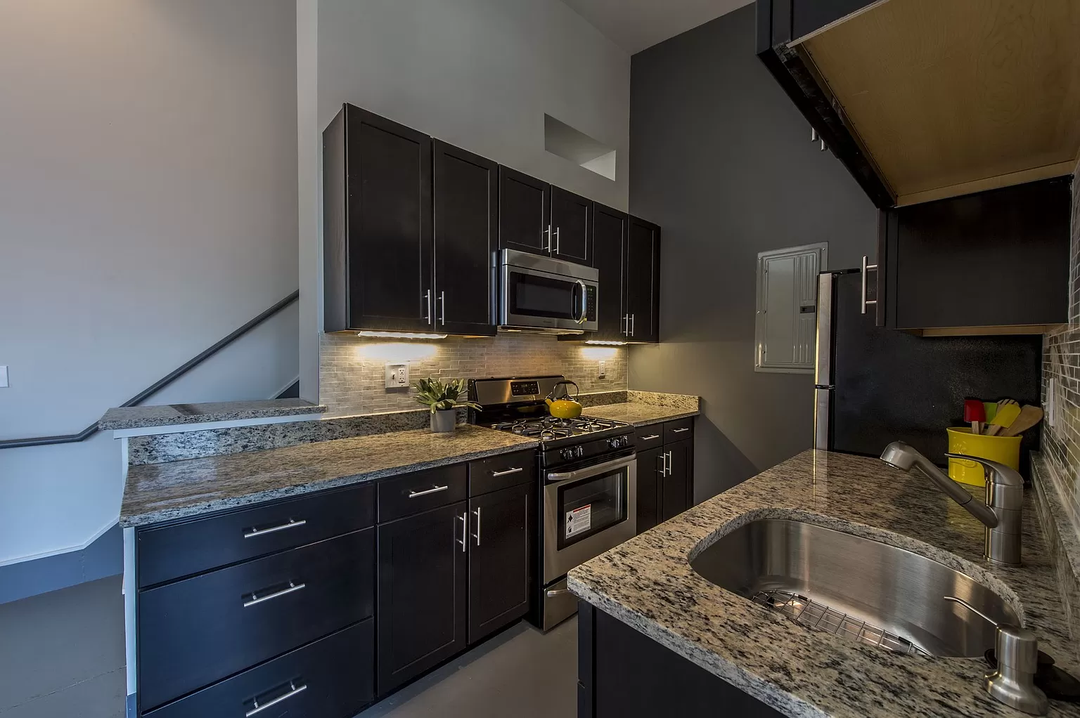3 bed, 1 bath apartment for rent at 160 East Berkeley St Unit 318, South End — photo 6 of 8