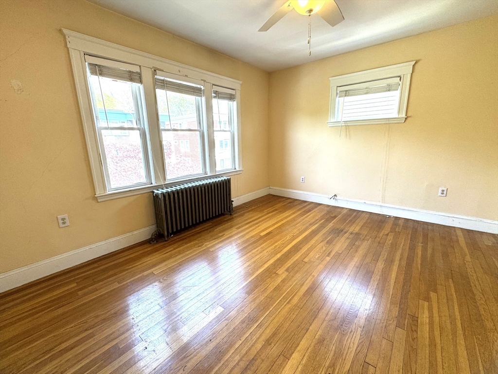 18 Saint Peter St, Jamaica Plain