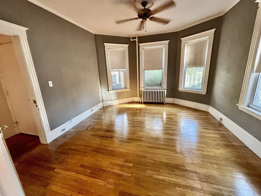 8 Usher Rd, West Medford