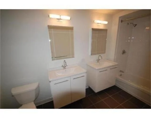 2 Earhart, East Cambridge