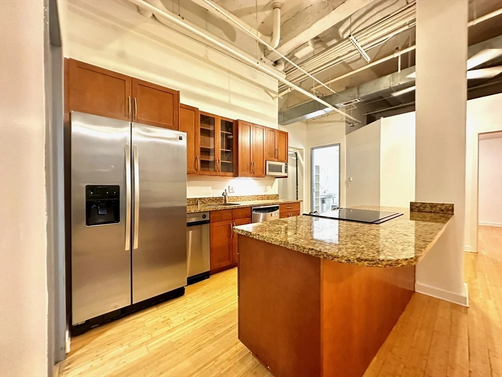 121 Beach St, Leather District
