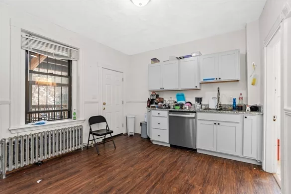 868 Huntington Ave, Coolidge Corner
