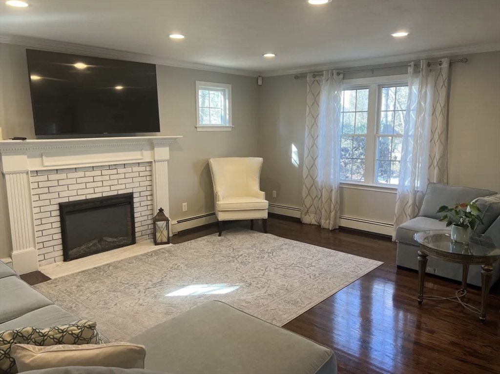 21 Shubert Rd, East Weymouth