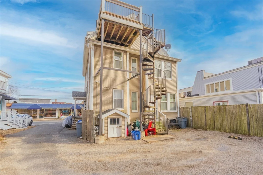 49 Atlantic Ave, Marblehead