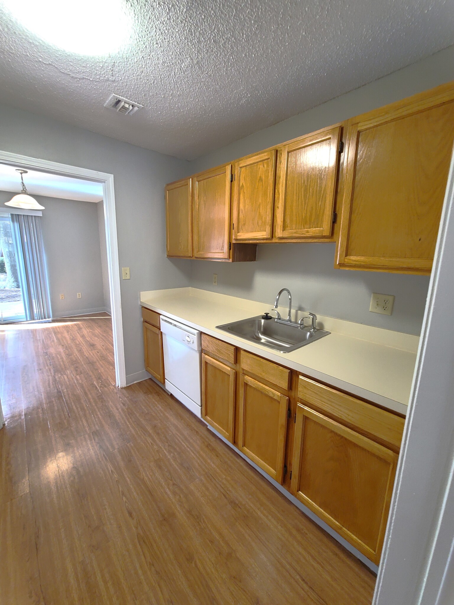 32 South Point Dr, Dorchester