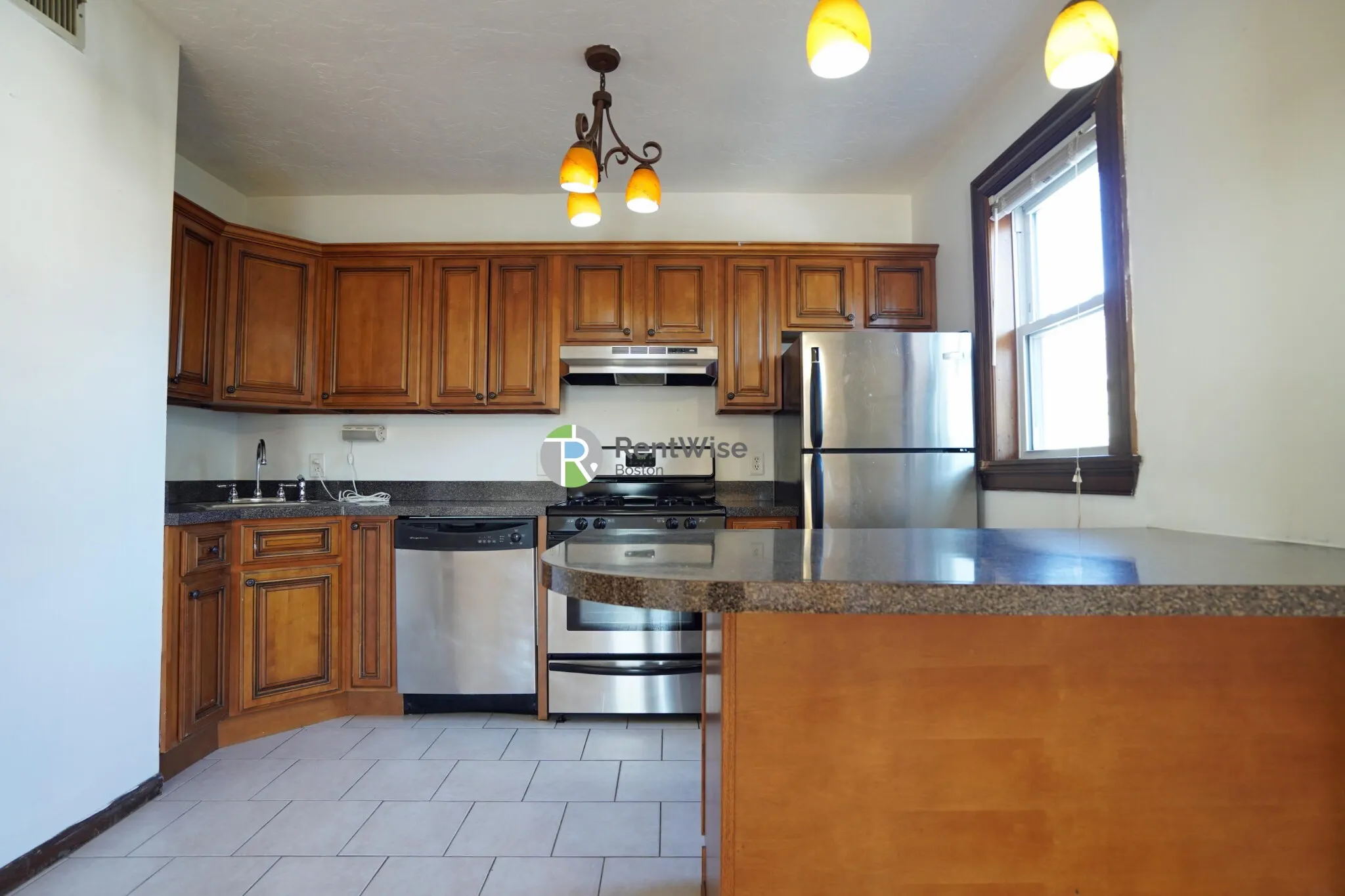 87 Sheridan St, Jamaica Plain