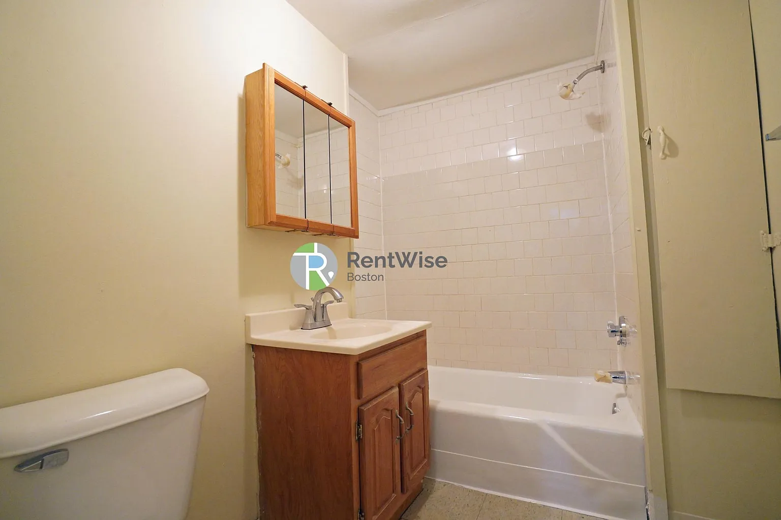 1132 Commonwealth Ave, North Brookline