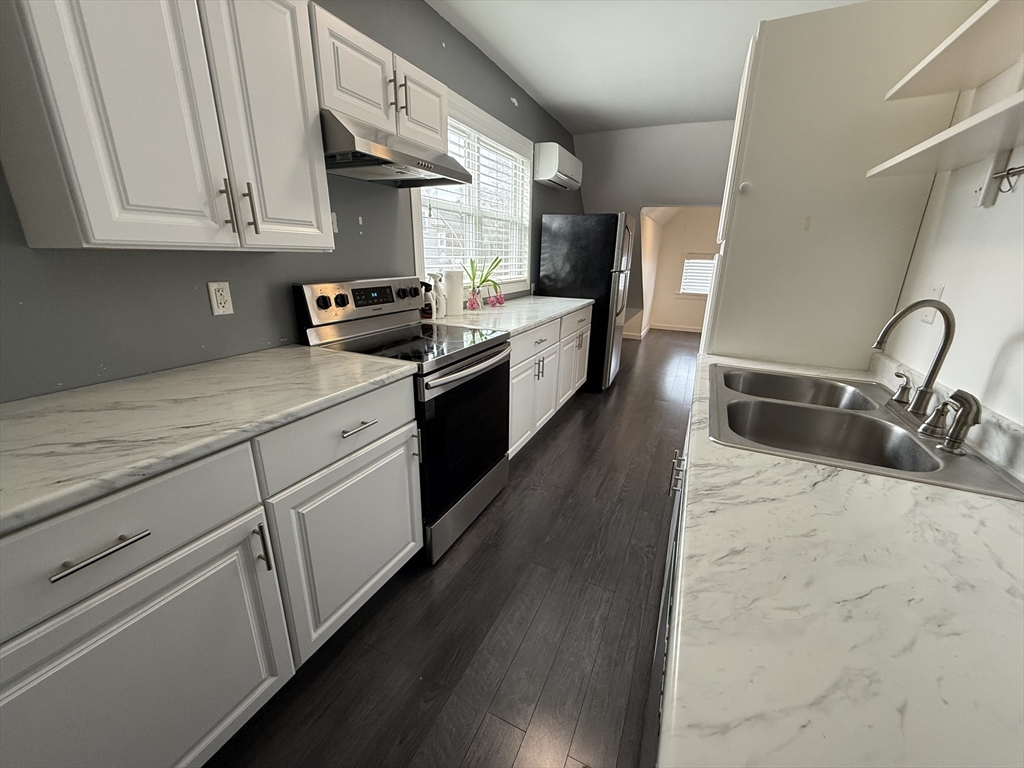 181 S Main St, Attleboro