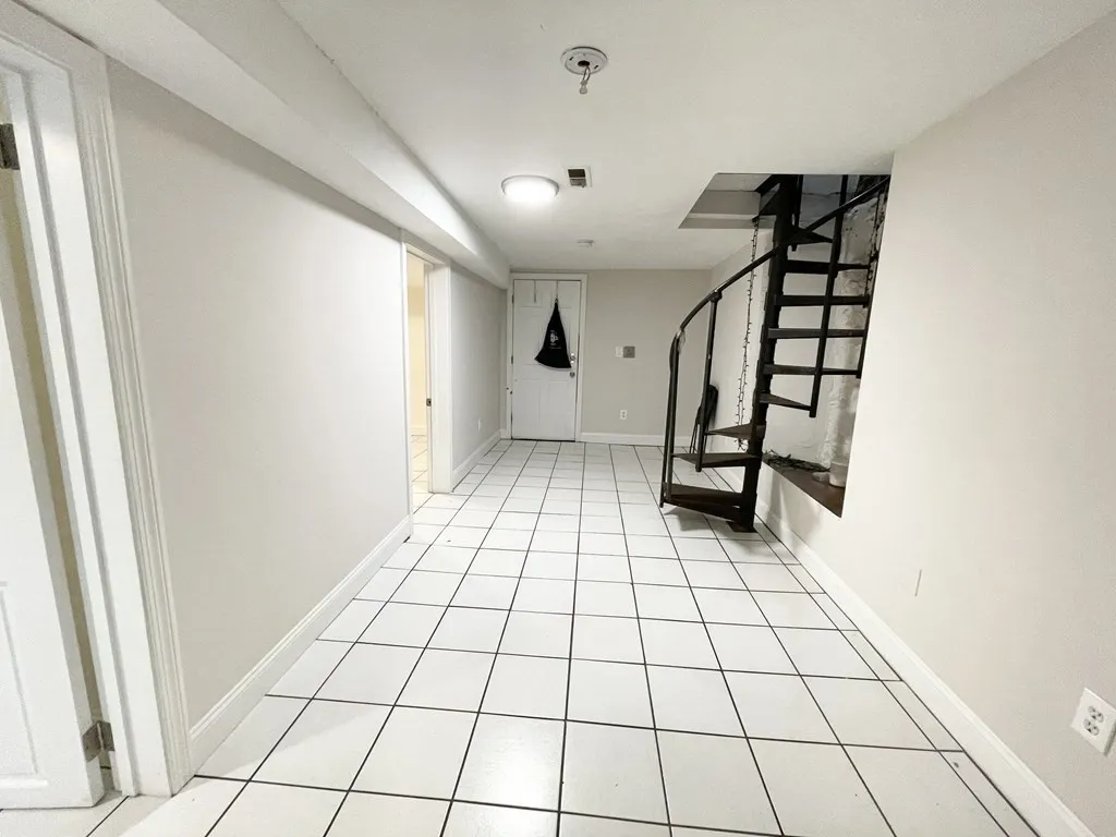 733 Parker St, Mission Hill