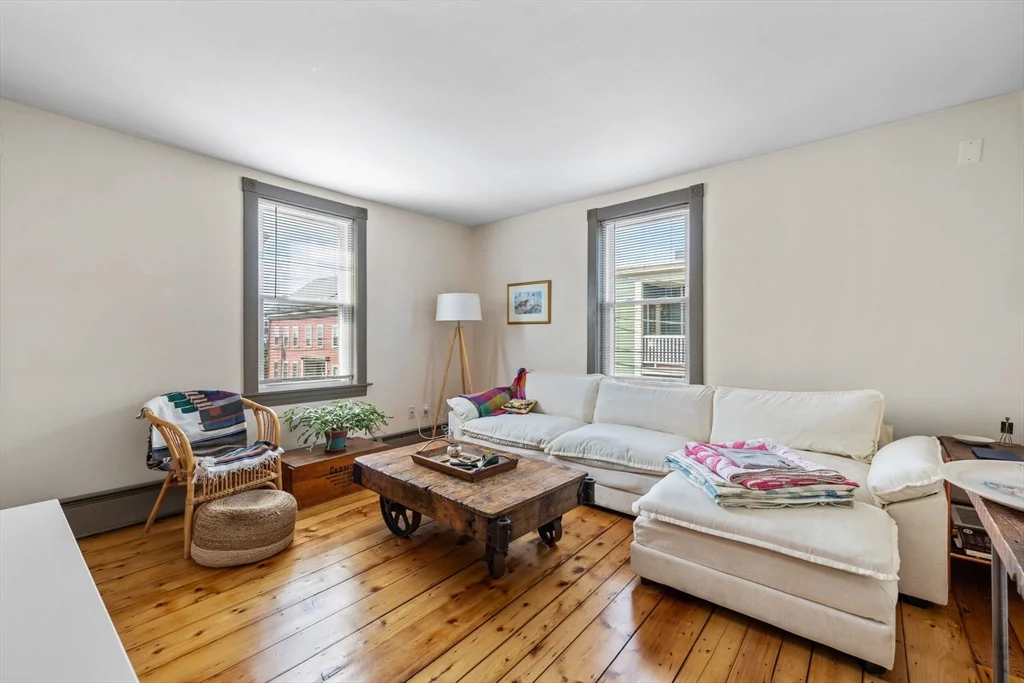 9 Hodges Ct, Salem
