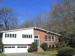 132 Brandeis Rd, Chestnut Hill