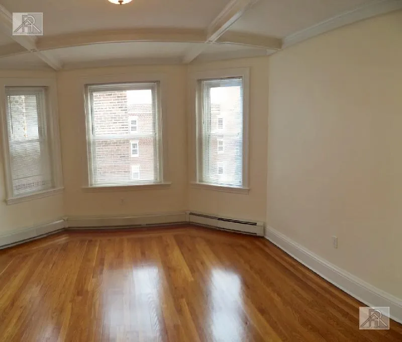 73 Thatcher St, North Brookline