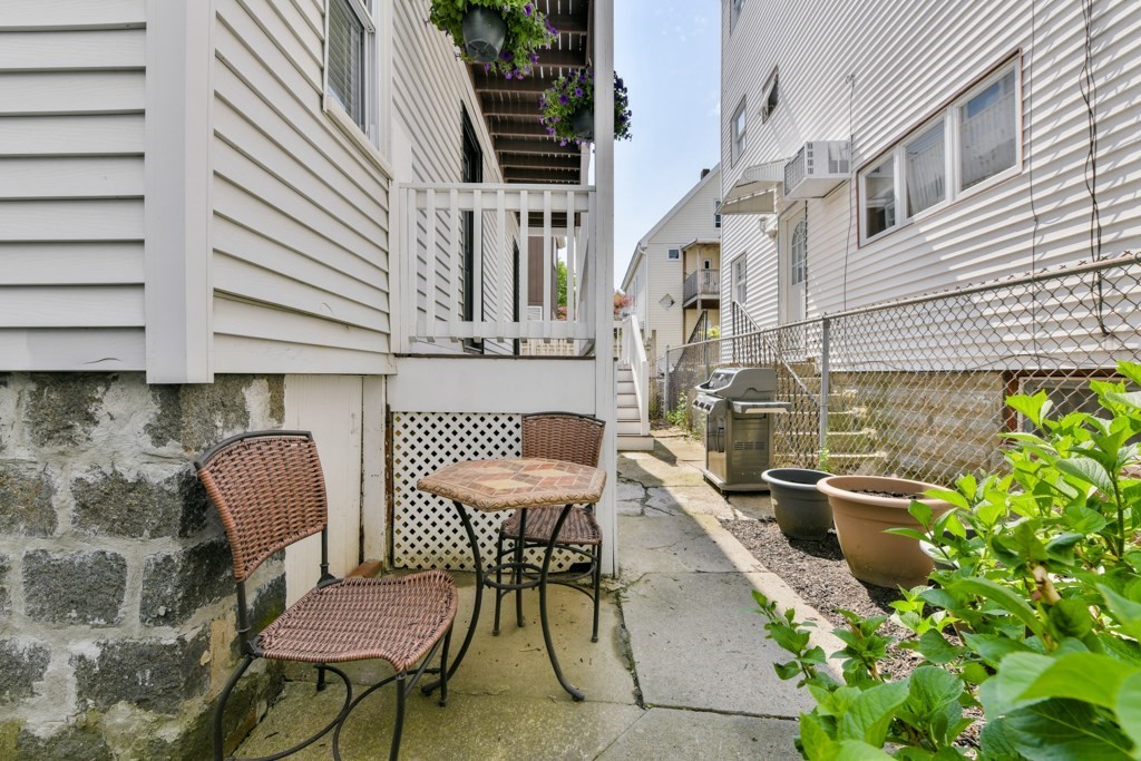 72 Lexington Ave, Davis Square