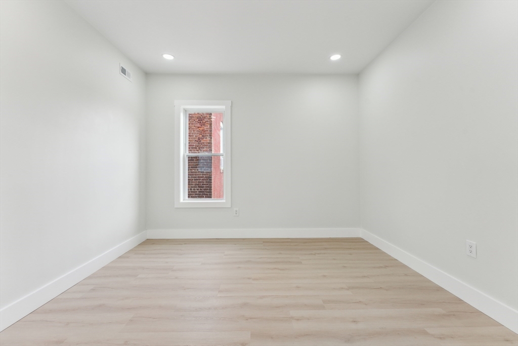 47 Brackett St, Oak Square