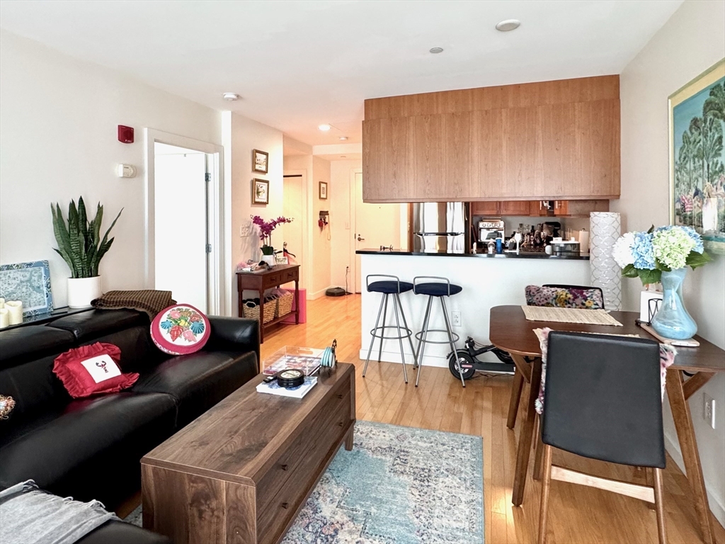 80 Broad St, Downtown