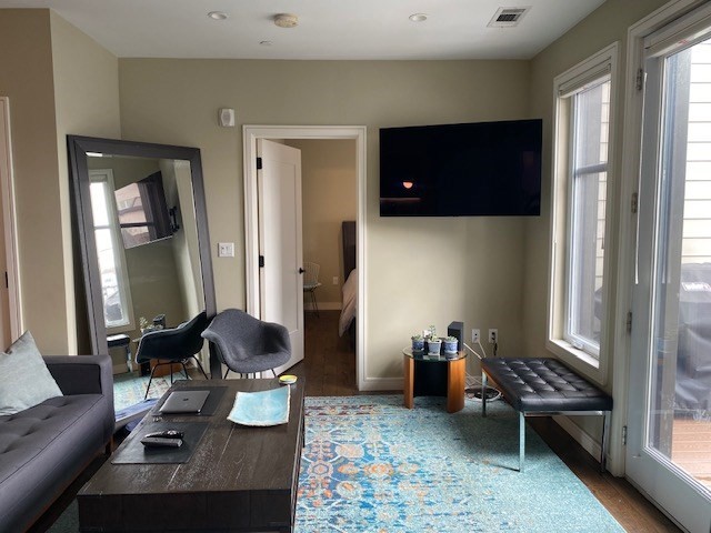 45 Burnett St, Jamaica Plain