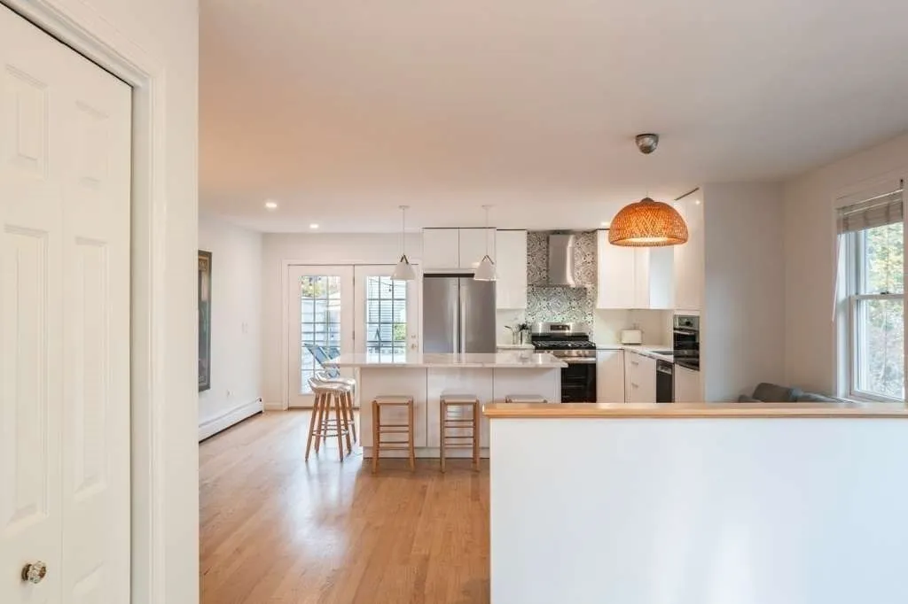 90 Monument, Medford