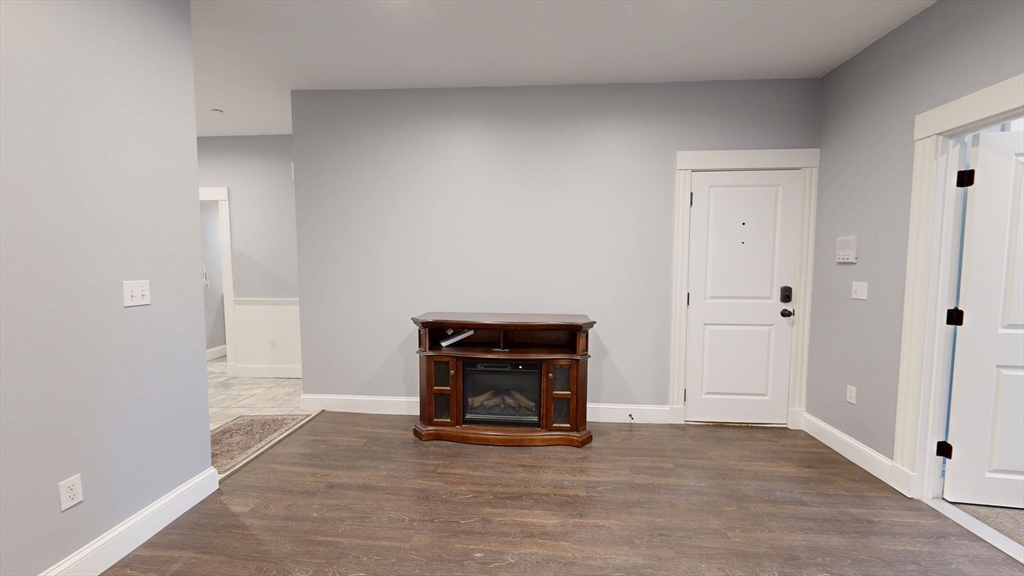 109 Chelsea St, East Boston