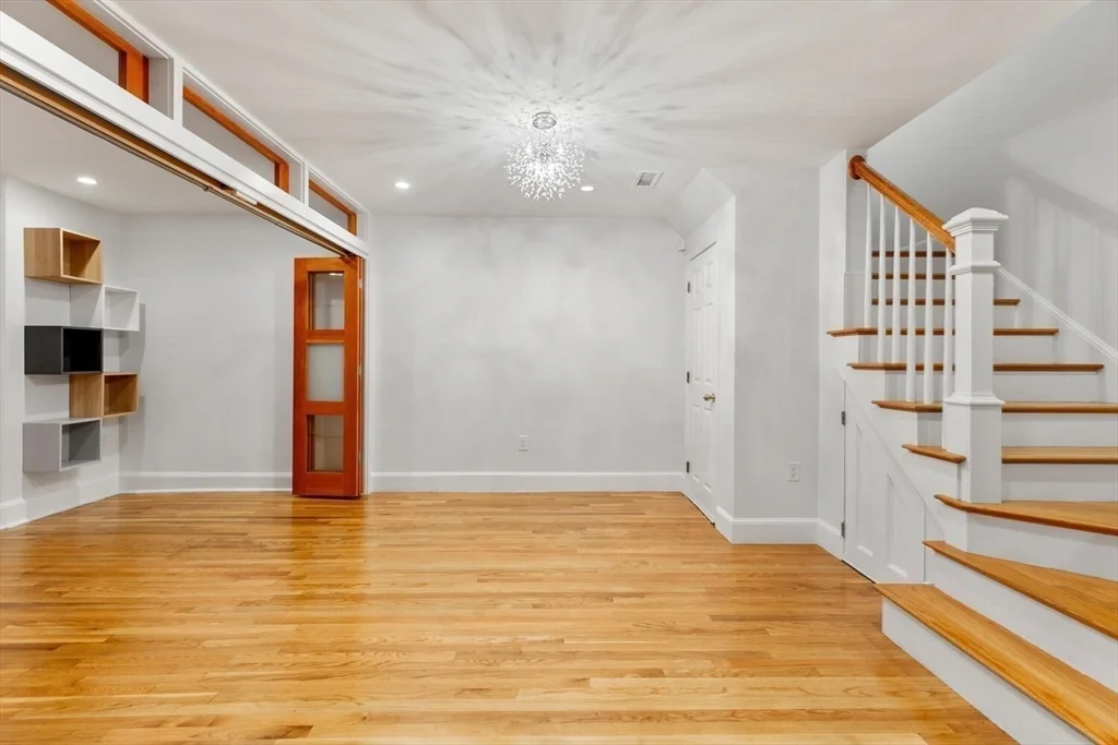 241 Beacon St, Back Bay