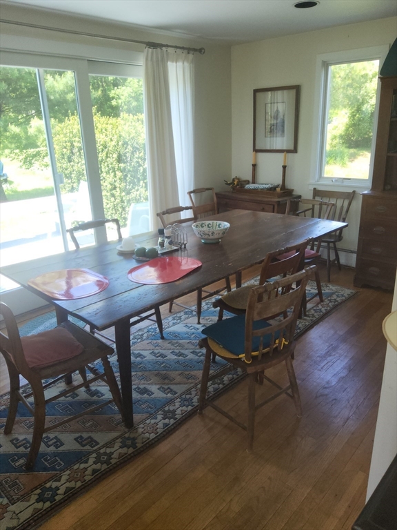 588 River Rd, Acoaxet