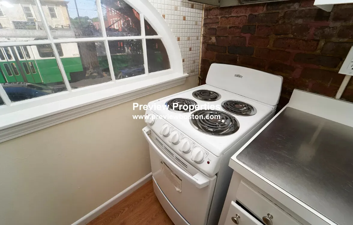 70 South Huntington Ave, Jamaica Plain