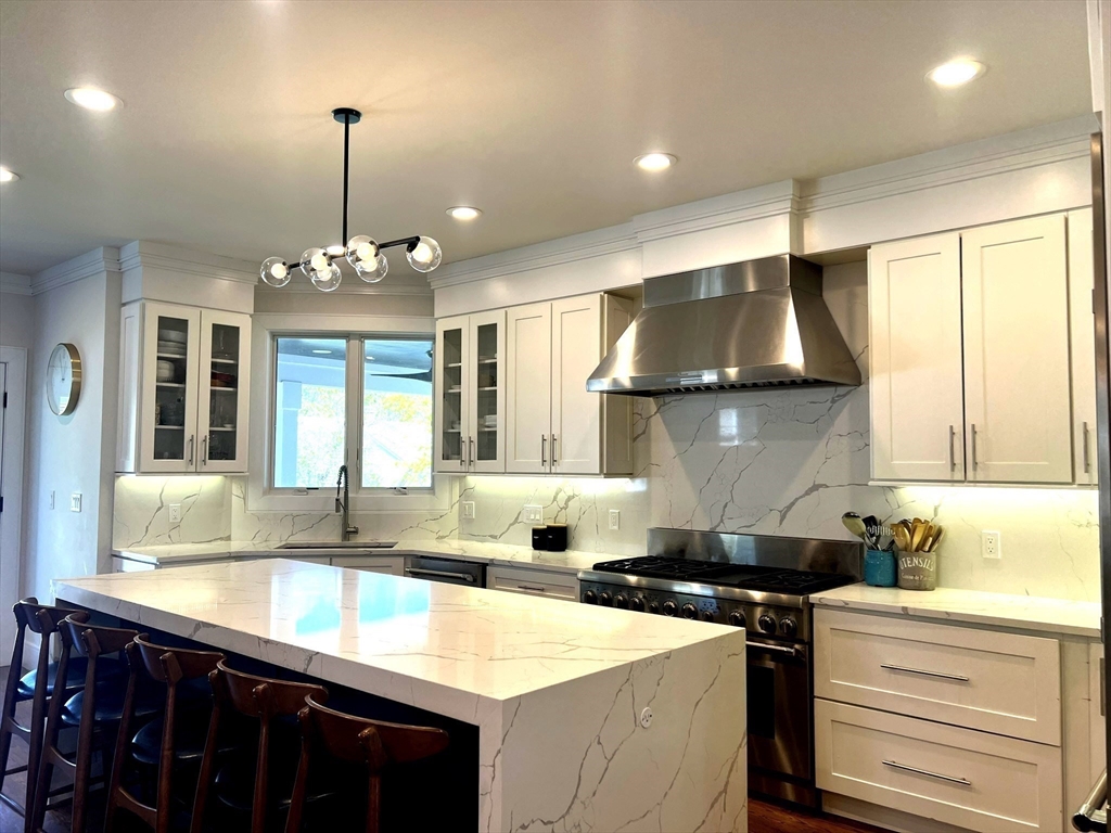 19 Shute Path, Newton Center