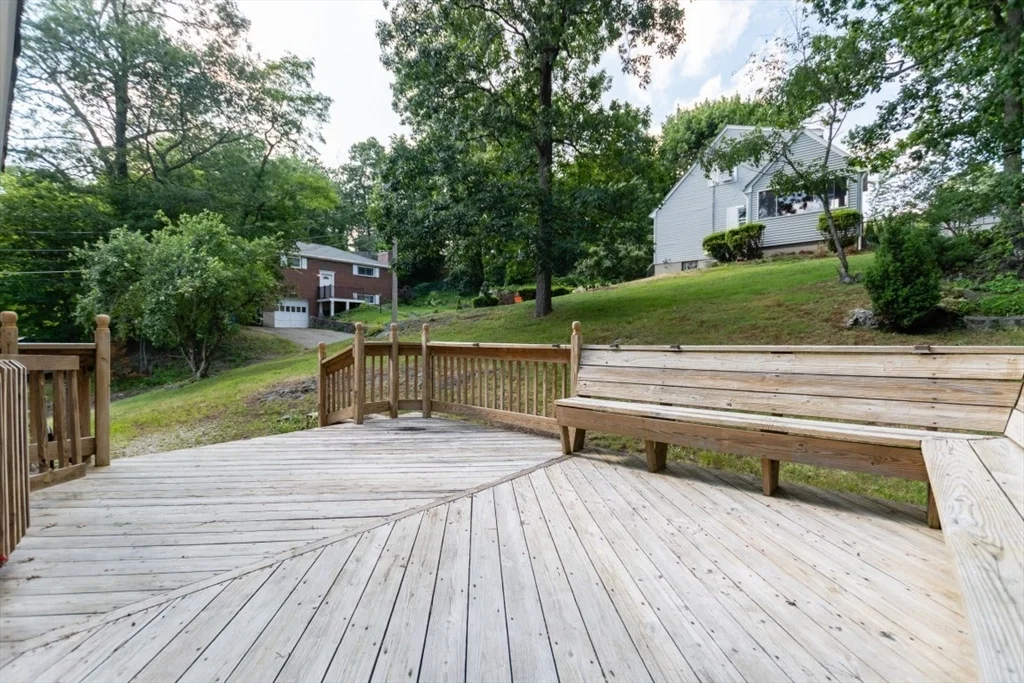 205 Hardy Pond Rd, Waltham