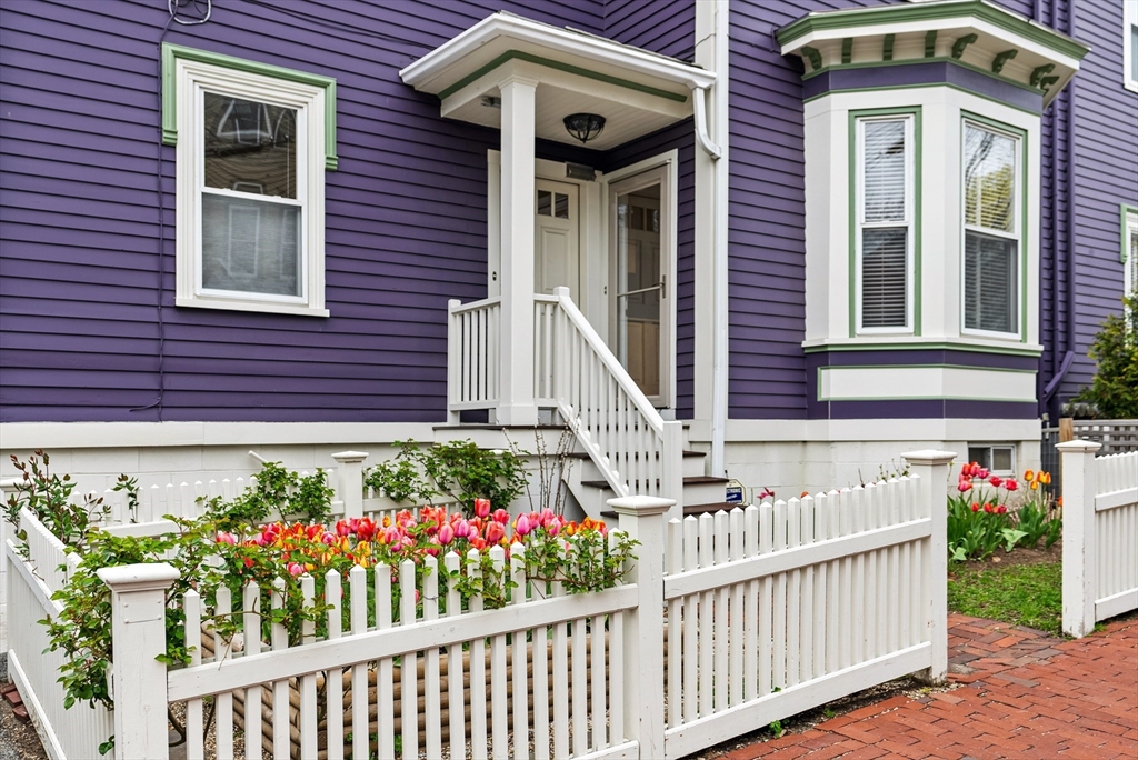 37 Putnam Ave, Riverside