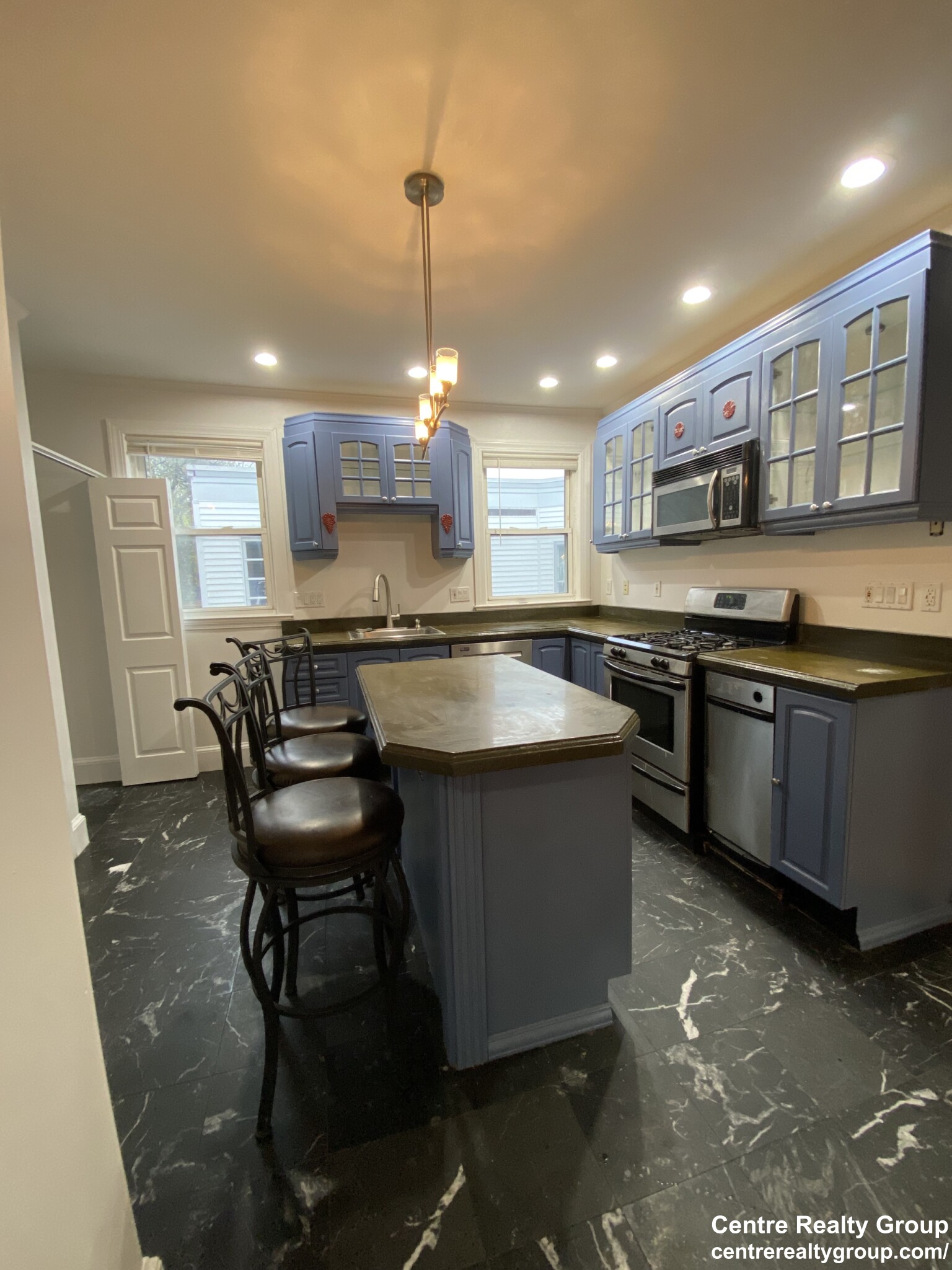 200 Hyde Park Ave, Jamaica Plain