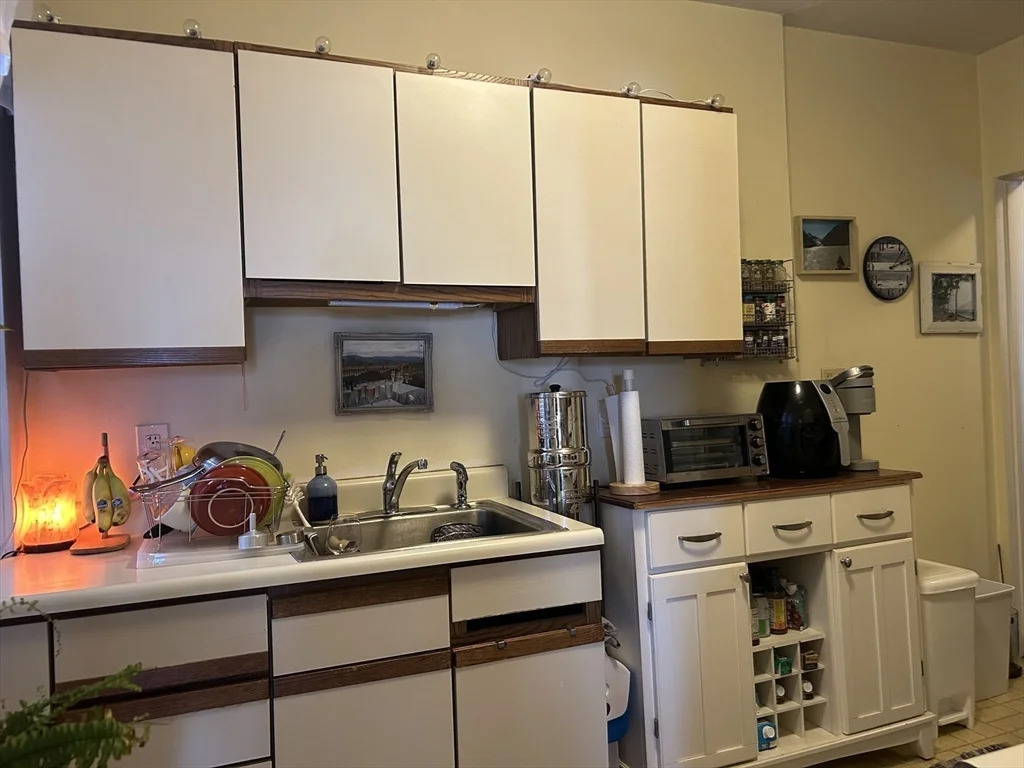 2039 Commonwealth Ave, Brighton