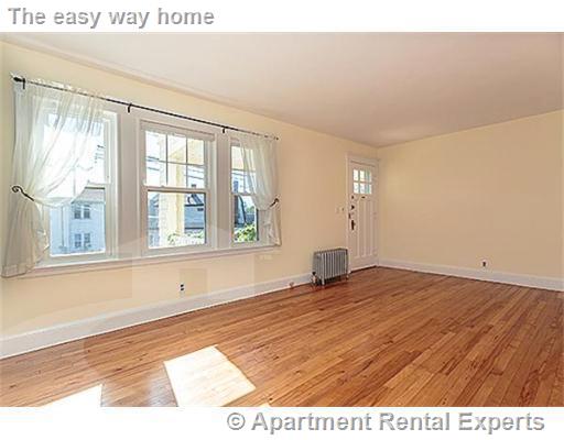 67 Fairfax St, Tufts