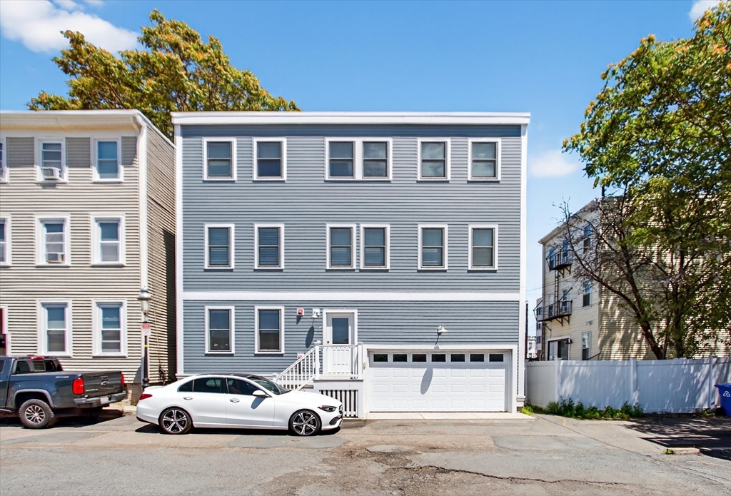 7 Bell Ct, South Boston