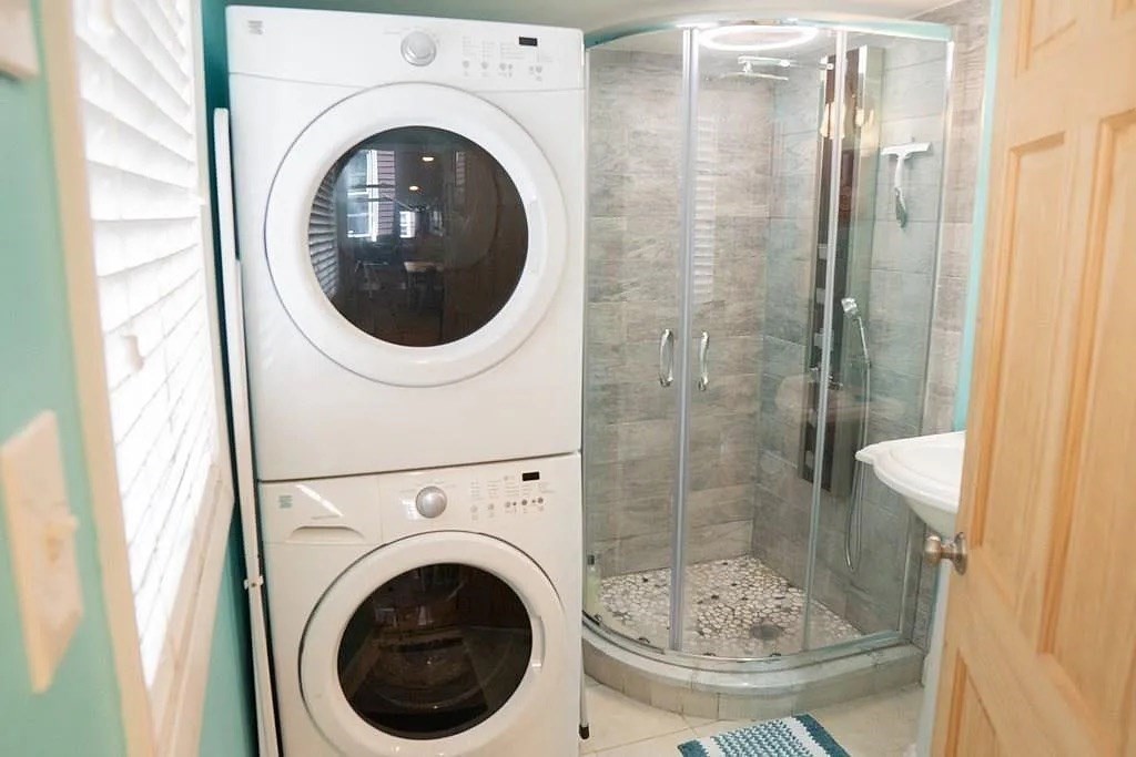 12 Lexington Ave, Charlestown