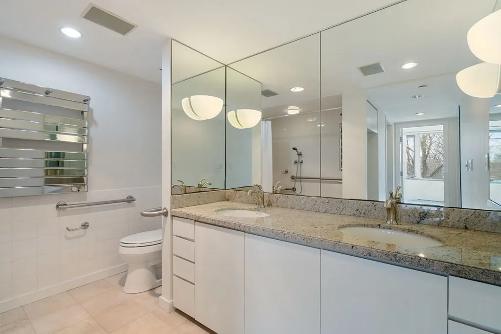 975 Memorial Dr, Harvard Square