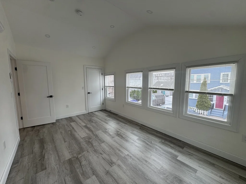 16 Adams St, Hyde Park