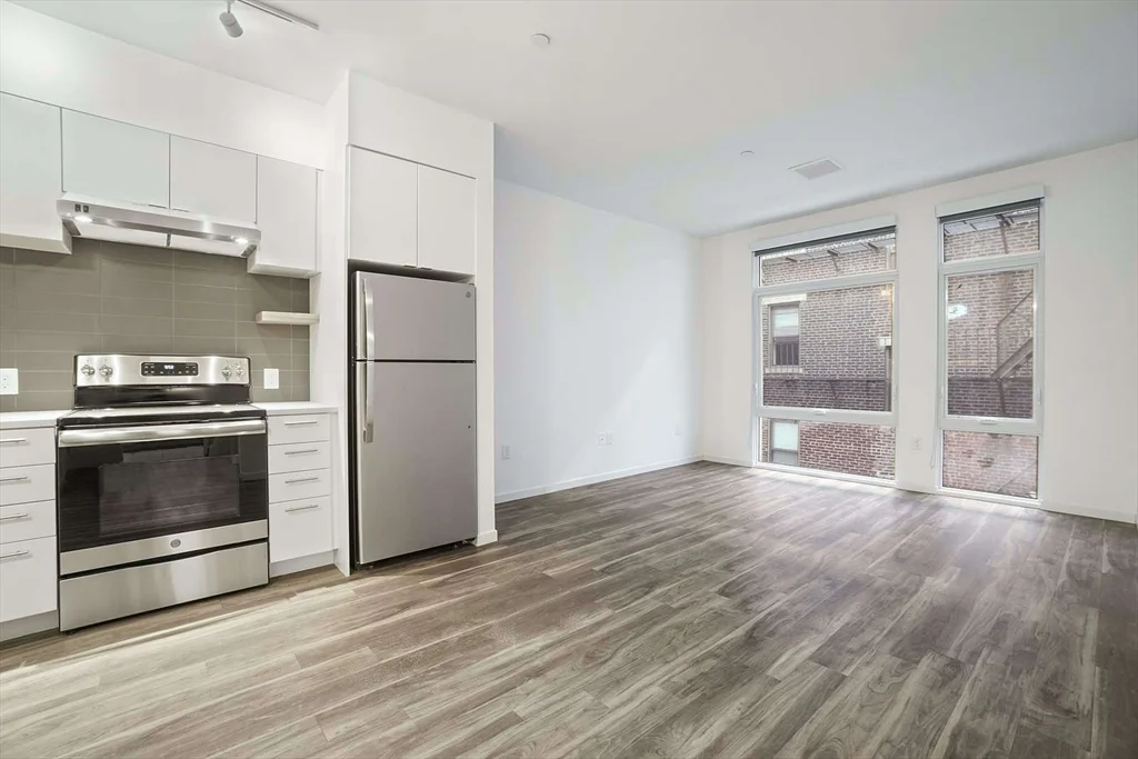 839 Beacon St, Fenway