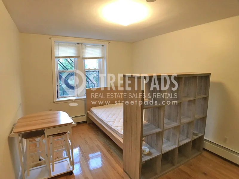 8 Wait St, Mission Hill