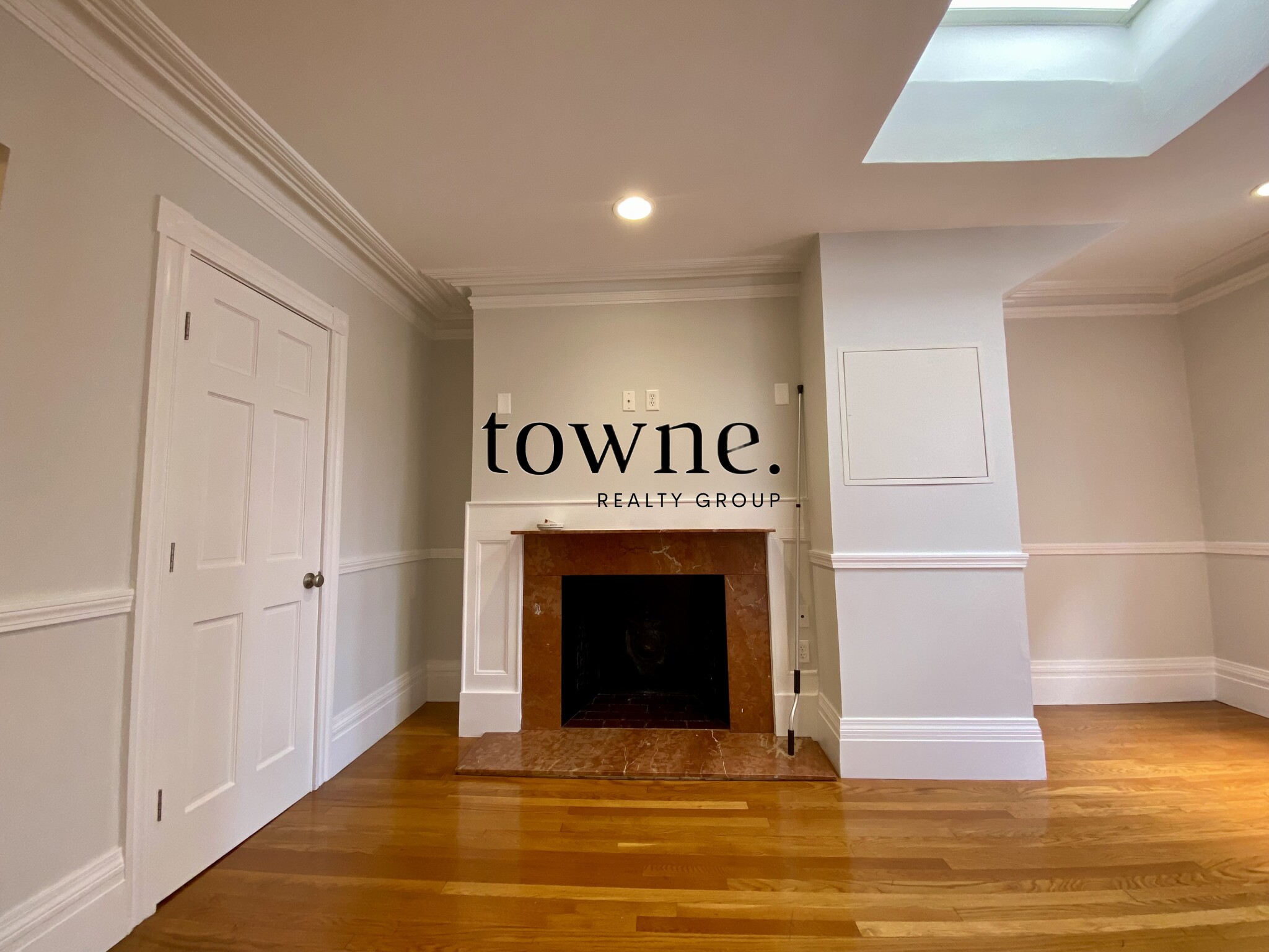 254 Newbury St, Back Bay