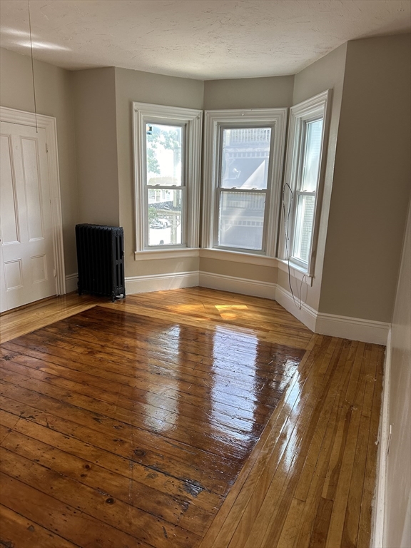 33 Russel, Worcester