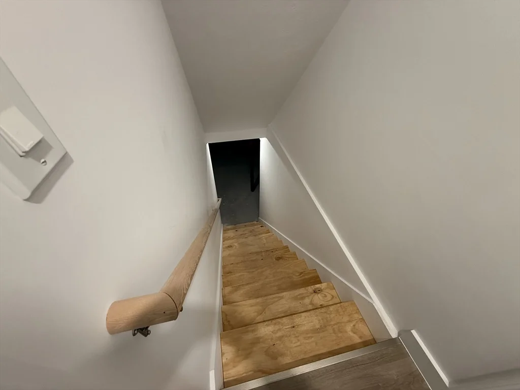 14 Glacier Path, Middleboro