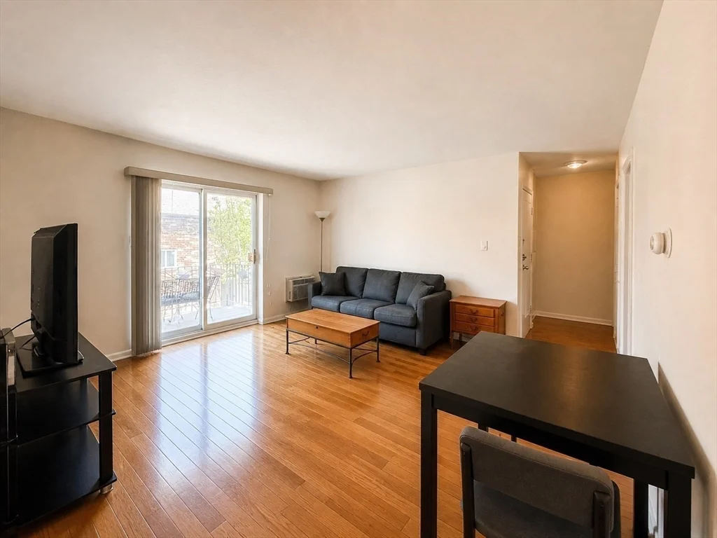 28 Westgate Rd, Chestnut Hill