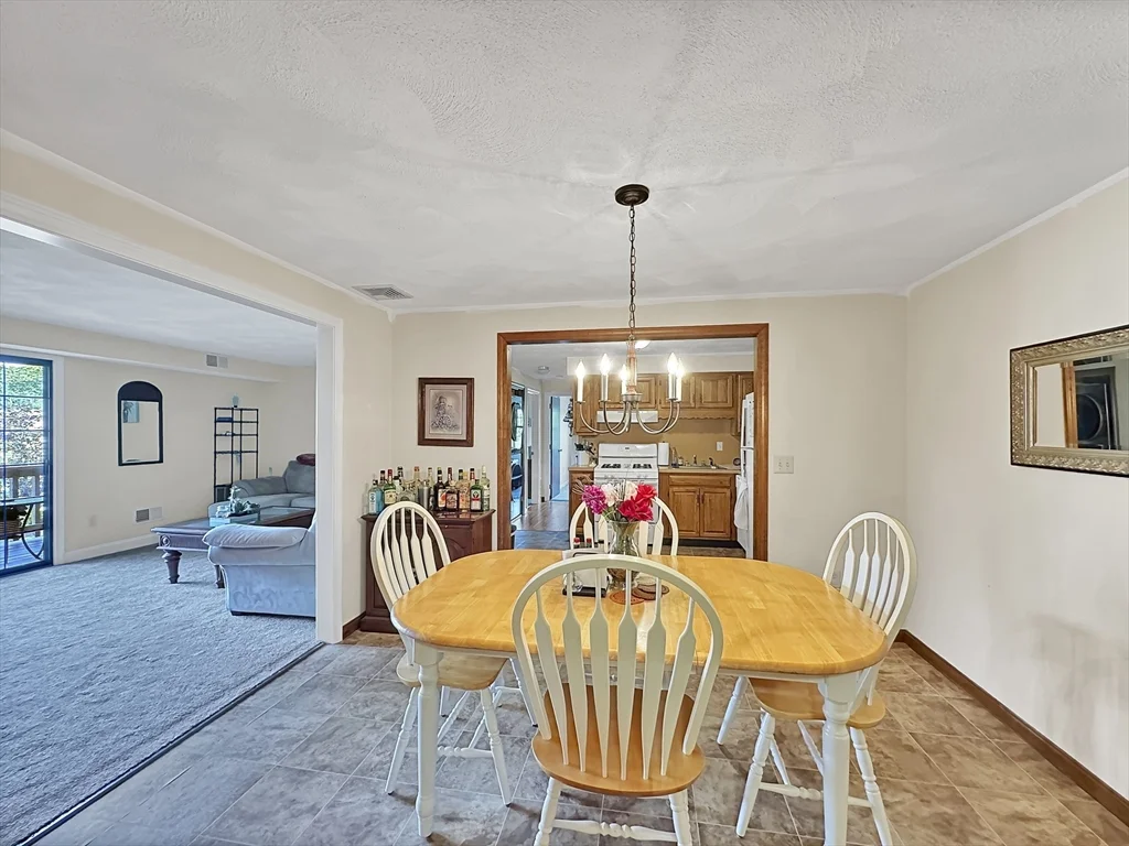 45 Apache Way, Tewksbury