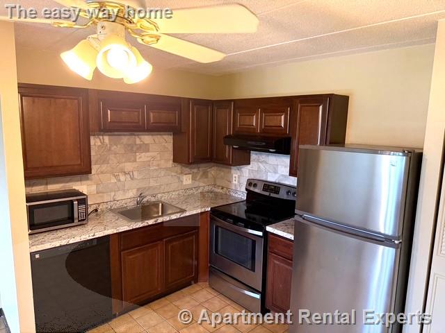 881 Broadway, Everett