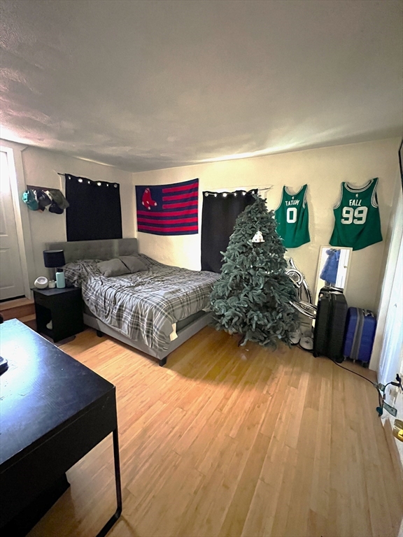 696 East 6th, Boston