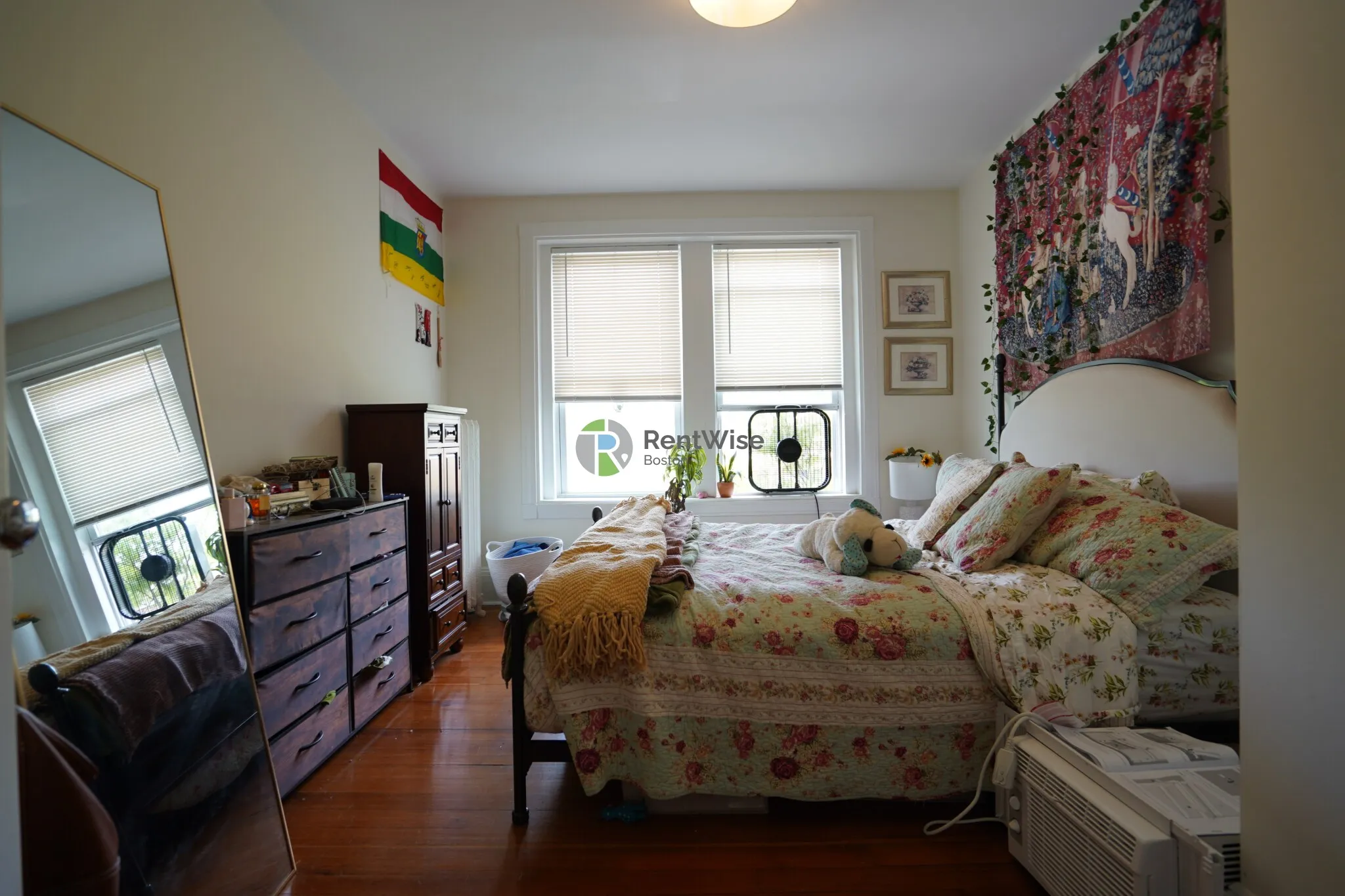 83 Harvard St, Central Village